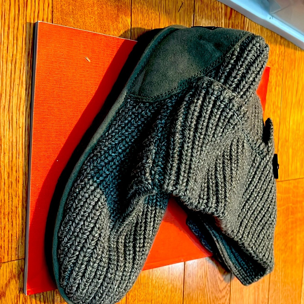 UGG CARDY KNIT BUTTON GRAY BOOTS - NEW